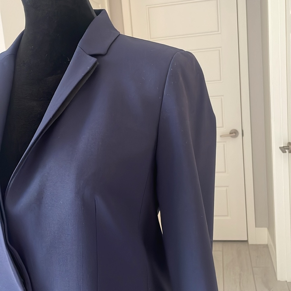 Elie Tahari Navy Blue Blazer in Size 4 - Picture 6 of 12